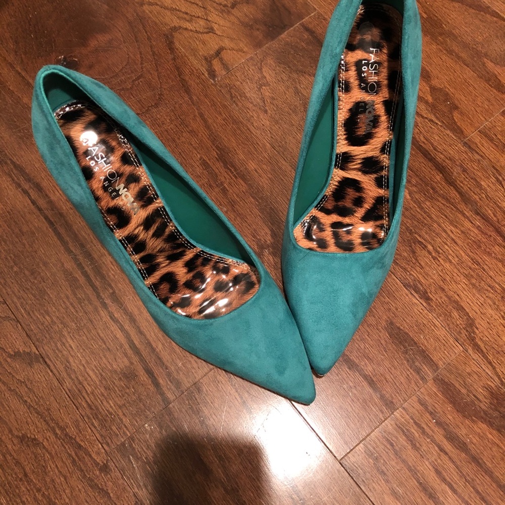 New Fashion Nova Green Suede Pumps Size 11